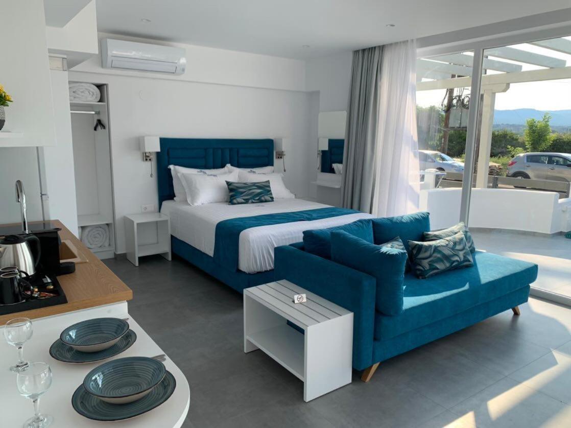 Ocean Blue Suites Ierissós Buitenkant foto